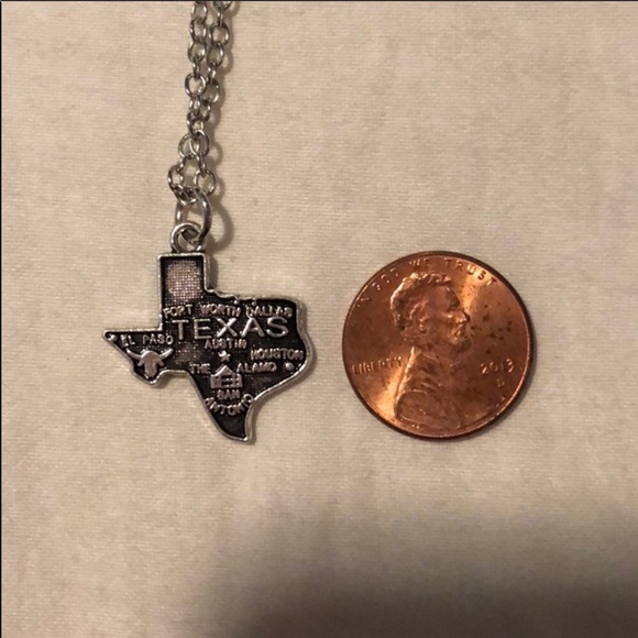 2 LEFT! Unique! Metal Texas Cities Necklace - Picture 3 of 4